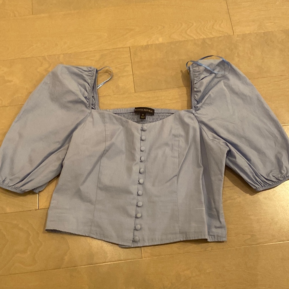 BNWOT Banana Republic puff sleeved top - PALE BLUE- size small
